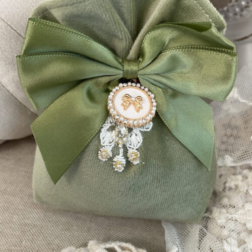 Handgefertigtes Eukalyptusduft Säckli im Shabby Chic Stil mit Schleife & Diamanten