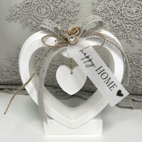 Handgefertigter Herzaufsteller im Vintage Stil mit Schriftzug happy HOME