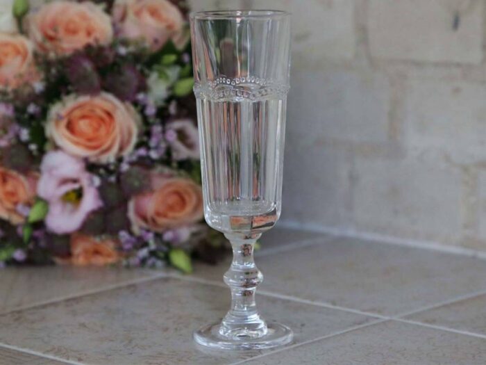 Champagnerglas mit Perlenkante